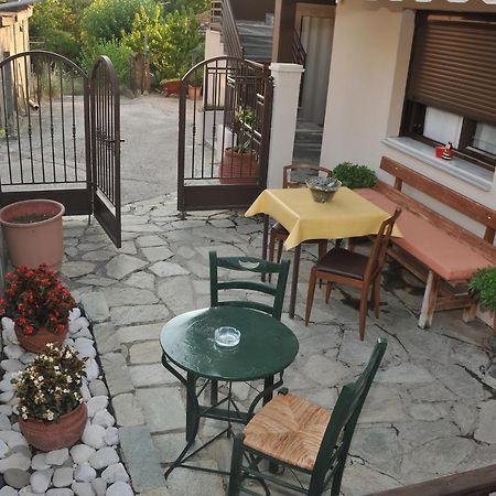 Guesthouse Bloutsos Rooms Kastrákion Exterior foto