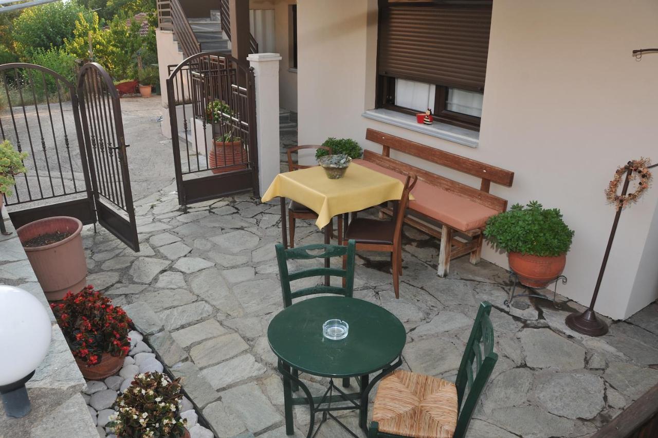Guesthouse Bloutsos Rooms Kastrákion Exterior foto